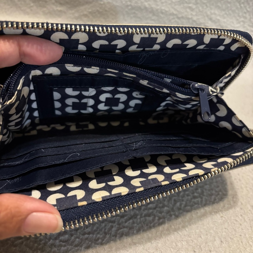 Vera Bradley Navy Blue Zip Around Accordion Wallet - Picture 4 of 9